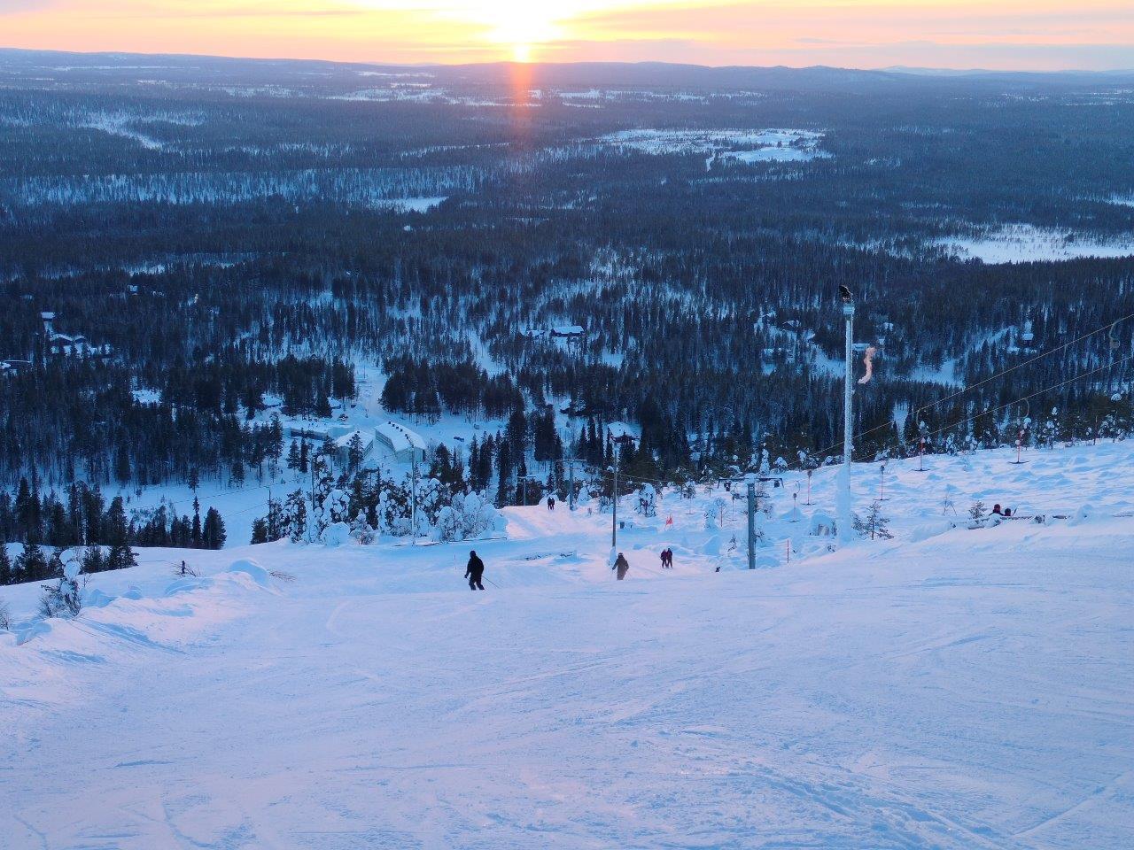 Salla Sallatunturi laskettelurinne, laskettelijoita